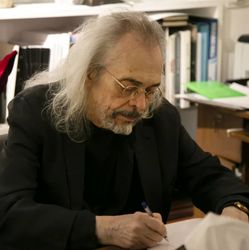 واحد خاکدان گالری ماه