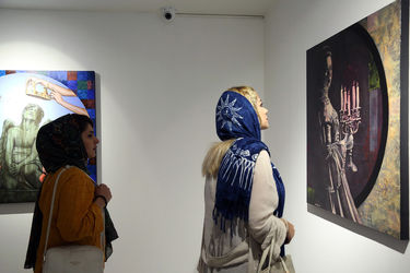 افتتاحیه نمایشگاه دو نفره آثار نقاشی حمید زارع و الناز صباغ‌پور در گالری ژاله