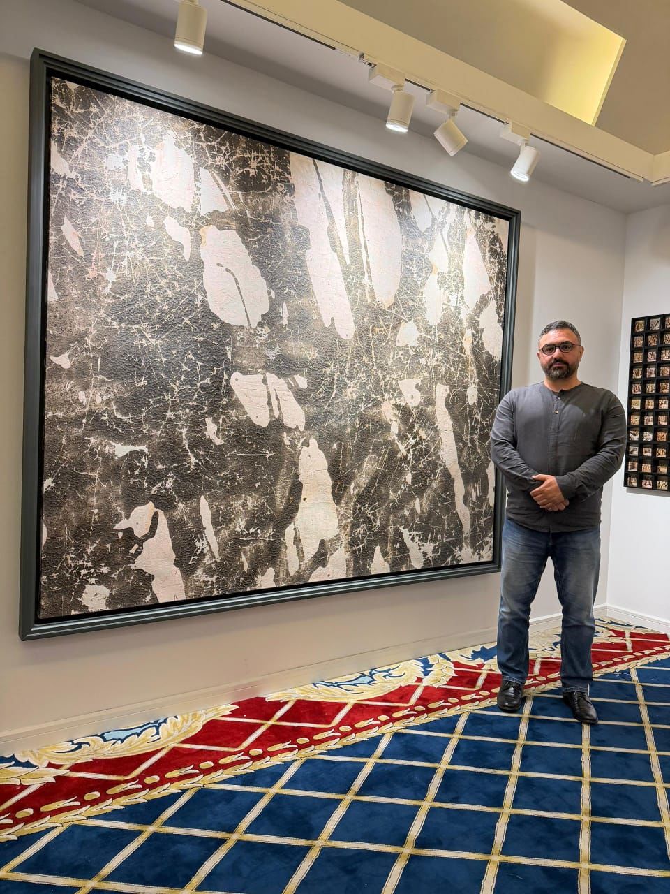 Salman Moghadasi’s Artwork Sells for $11,000 at Tehran Auction