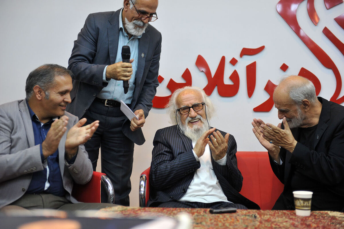 جشن تولد ۷۷ سالگی آیدین آغداشلو در نمایشگاه مطبوعات