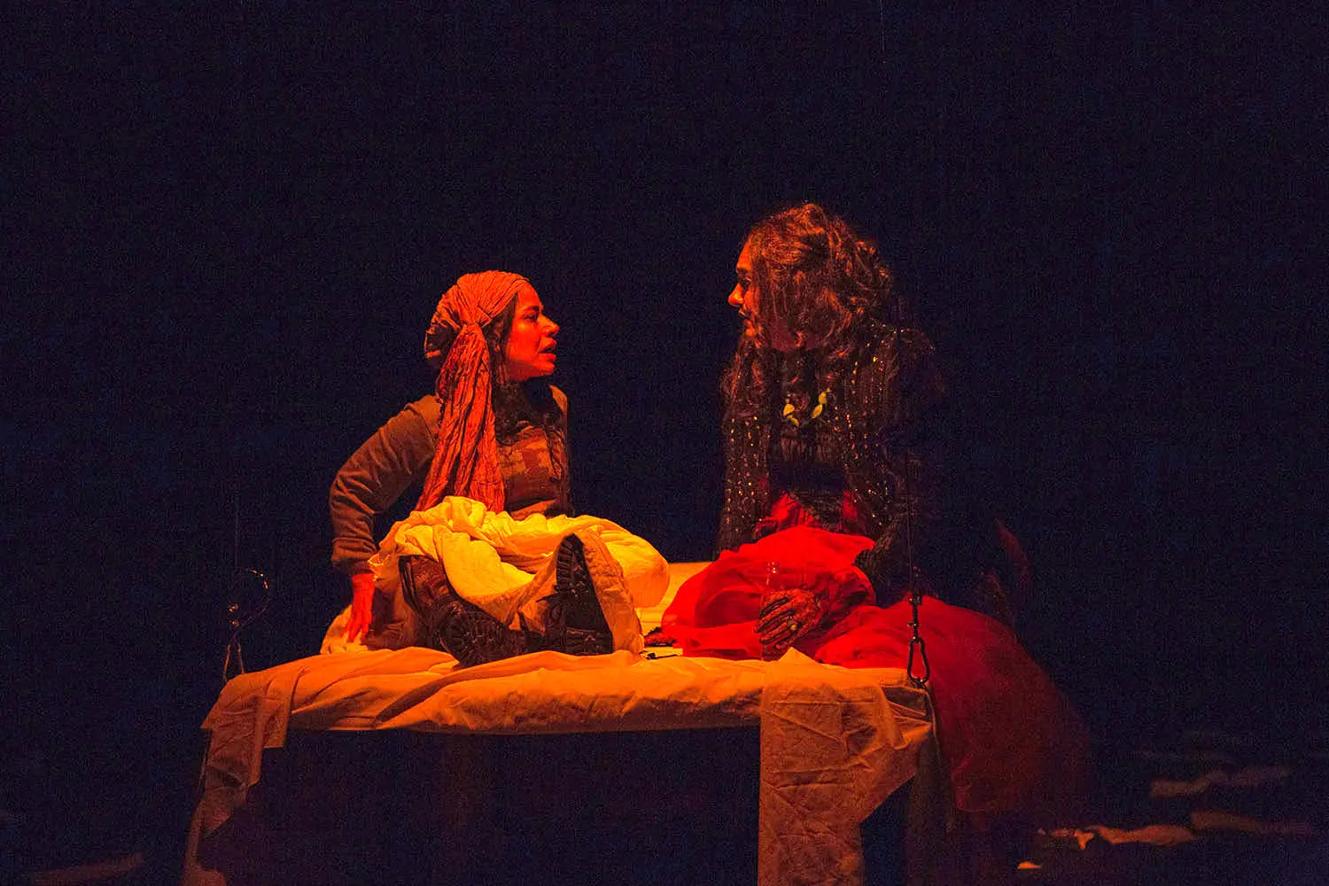 سالن‌های تئاتر در معرض ورشکستگی/ ضرر 200 میلیونی کرونا