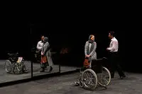 درمان چشم‌های بوف آقای هدایت در سالن تئاتر/ گزارش تصویری ایران‌آرت از نمایش «بوف نه‌چندان کور»
