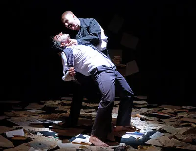 ببینید: گفتگوی شبانه با چاقو