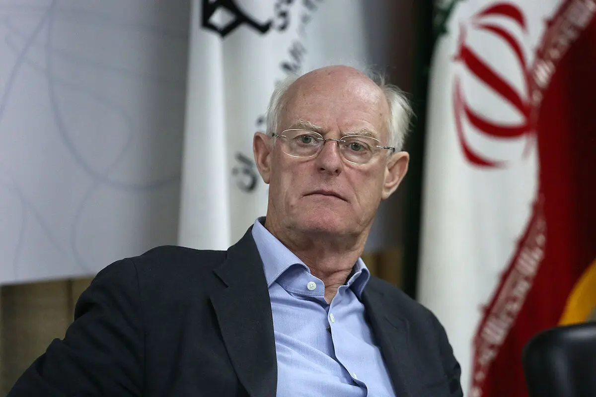 نشست خبری نمایشگاه آثار تونی کرگ هنرمند مجسمه ساز انگلیسی - آلمانی
