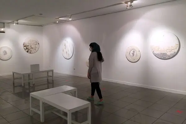 ببینید: خانم نقاش با زمین هم‌دردی کرد