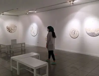 ببینید: خانم نقاش با زمین هم‌دردی کرد