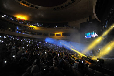 کنسرت بهنام بانی در اولین شب جشنواره موسیقی فجر در برج میلاد