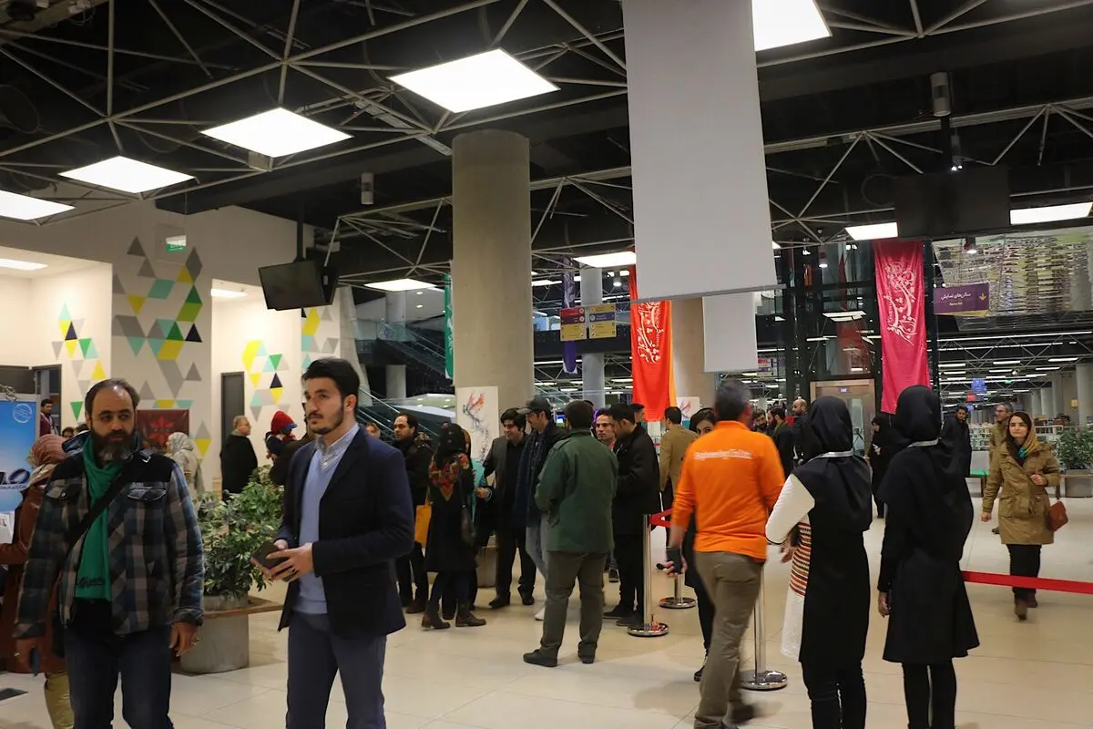دومین روز سی و ششمین جشنواره فیلم فجر در باغ کتاب