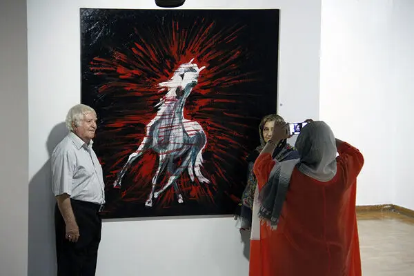 ببینید: افتتاح نمایشگاه نقاش معروف ارمنی در فرهنگسرای نیاوران