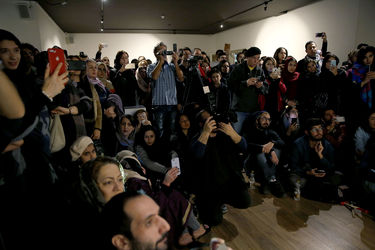 خلق اثر توسط بزرگمهر حسین‌پور در حمایت از کودکان بدسرپرست در گالری آس