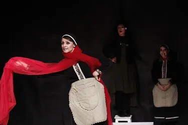 نمایش "کلفت‌ها" در موزه استاد عزت الله انتظامی‎
