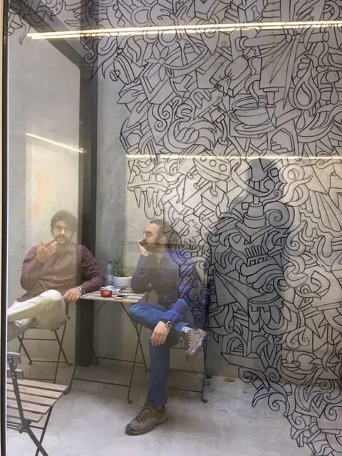 نمایشگاه نقاشی­‌ های علی رضوی با عنوان «اشکال دینامیک» در گالری زیرزمین دستان