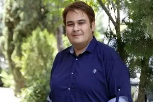 تصویر عاشقانه رضا داوودنژاد در کنار همسرش