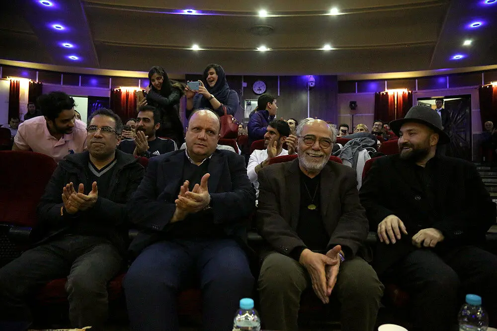 اکران و پنل تحلیل فیلم 
