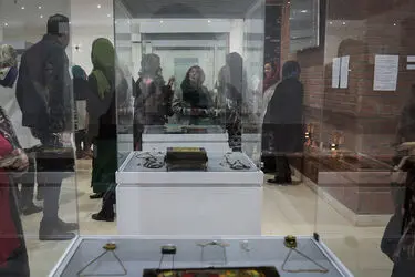 نمایشگاه "صلح و زیور" در کاخ سعدآباد