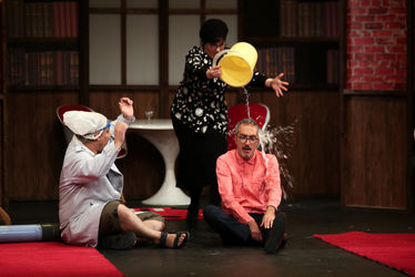 نمایش "یک ساعت آرامش" در سالن استاد ناظرزاده کرمانی