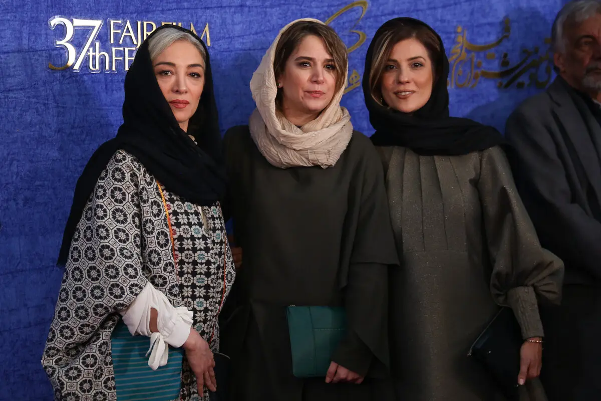 ببینید: تیپ خاص سارا بهرامی، پانته‌آ پناهی‌ها و ستاره اسکندری در جشنواره فیلم فجر