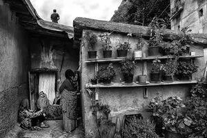 Iranian photographers Mehdi Kazemi, Kiarang Alai win FIAP Gold Medals at Kyrgyzstan exhibit