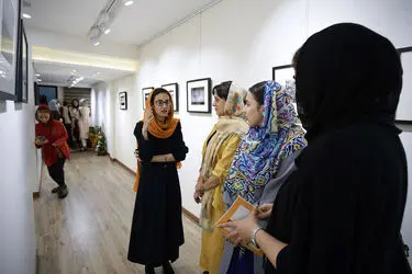نمایشگاه عکس مژگان راسخی‌نژاد و محیا کشفی در گالری بهارک