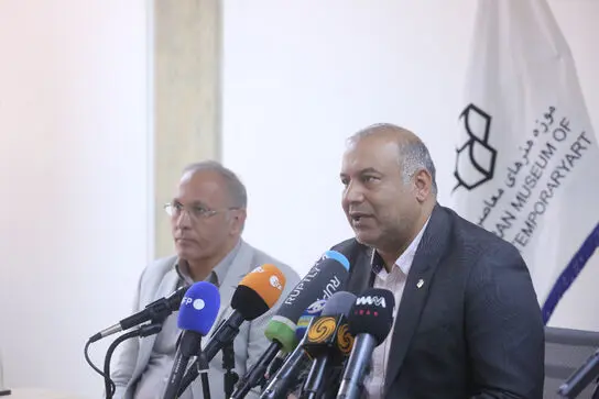 دیدار خبرنگاران خارجی از موزه هنرهای معاصر تهران