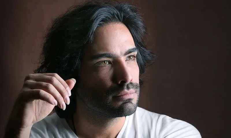 علی قمصری برای زلزله‌زدگان کرمانشاه نواخت