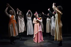 No No No Goes on Stage in Mehrgan Theater