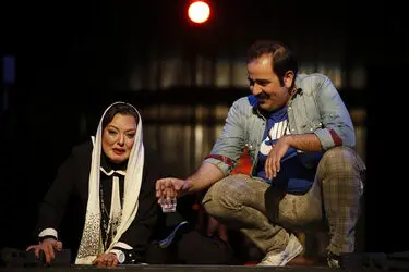 اجرای نمایش "عکس خانوادگی" در تماشاخانه سنگلج