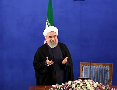 حسن روحانی سوار BRT شد!/ عکس