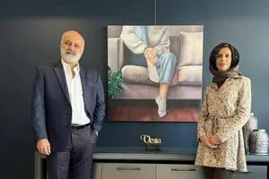 Hamidreza Shafiei, Critical and Feminine Painting by Maryam Darvish