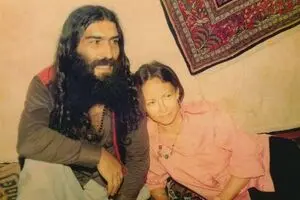 بهرام: ستاره‌ی دُرشت، دور، کم سو؛ حال، زمان یادگیری‌ی نامِ گلی است/درباره عجیب‌ترین و غریب‌ترین شاعر ایرانی