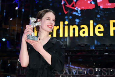 Paula+Beer_+winner+of+the+Silver+Bear+for+Best+Actress+for+the+film+Undine+poses+after+the+closing+ceremony+of+the+70th+Berlinale+International+Film+Festival+Berlin