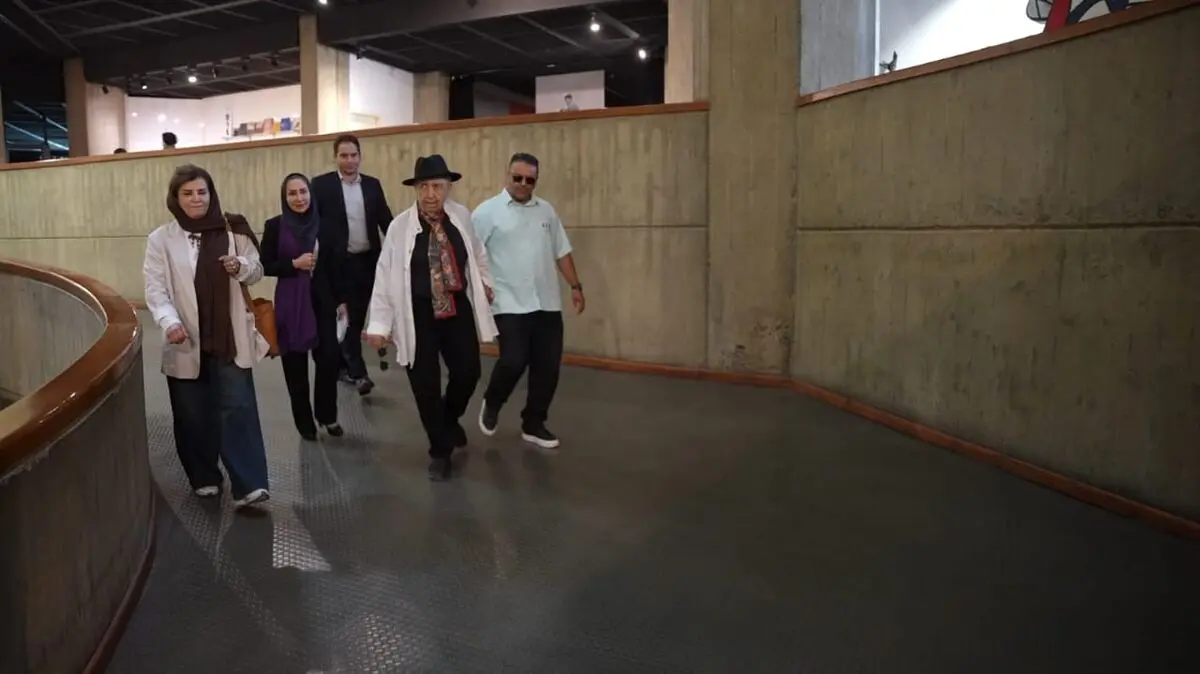 زهرا حق شعار بانک اقتصاد نوین گالری نوین 