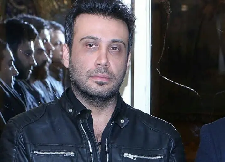 ببینید: حضور چشم‌گیر چهره‌ها در یادبود پدر محسن چاوشی