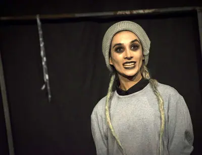 ببینید: تئاتر بازی روی نیمکت مدرسه