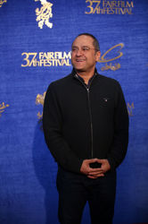 اکران "طلا" در پنجمین روز سی و هفتمین جشنواره فیلم فجر