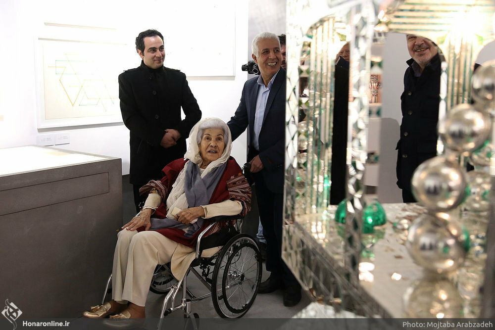 Iran’s modern art pioneer Monir Farmanfarmaian dies at 97