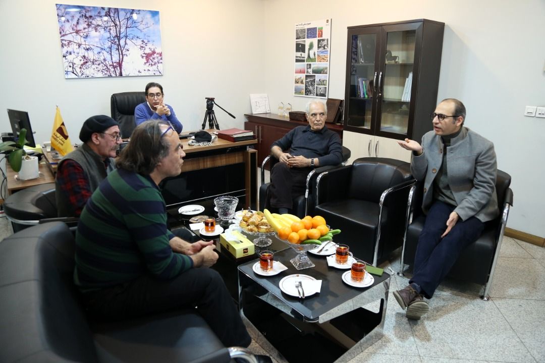 راه یابی ۱۰۰ عکس از چهار کشور به دومین جشنواره نگاه به آینده/اهدای یک میلیون ریال به۱۰۰ اثر منتخب/ فهرست کامل