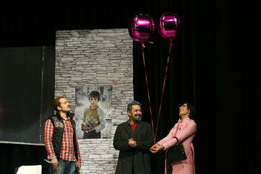 نمایش " زمان از حرکت می ایستد "در تالار محراب