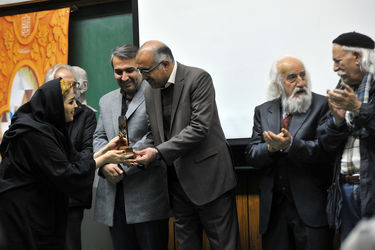 آیین اعطای نخستین جایزه آینه دار دوران در زادروز استاد باستانی پاریزی