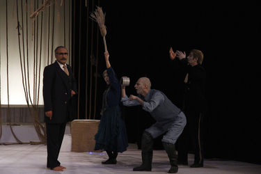 نمایش "کابوس حضرت اشرف" در تماشاخانه ایرانشهر ‎