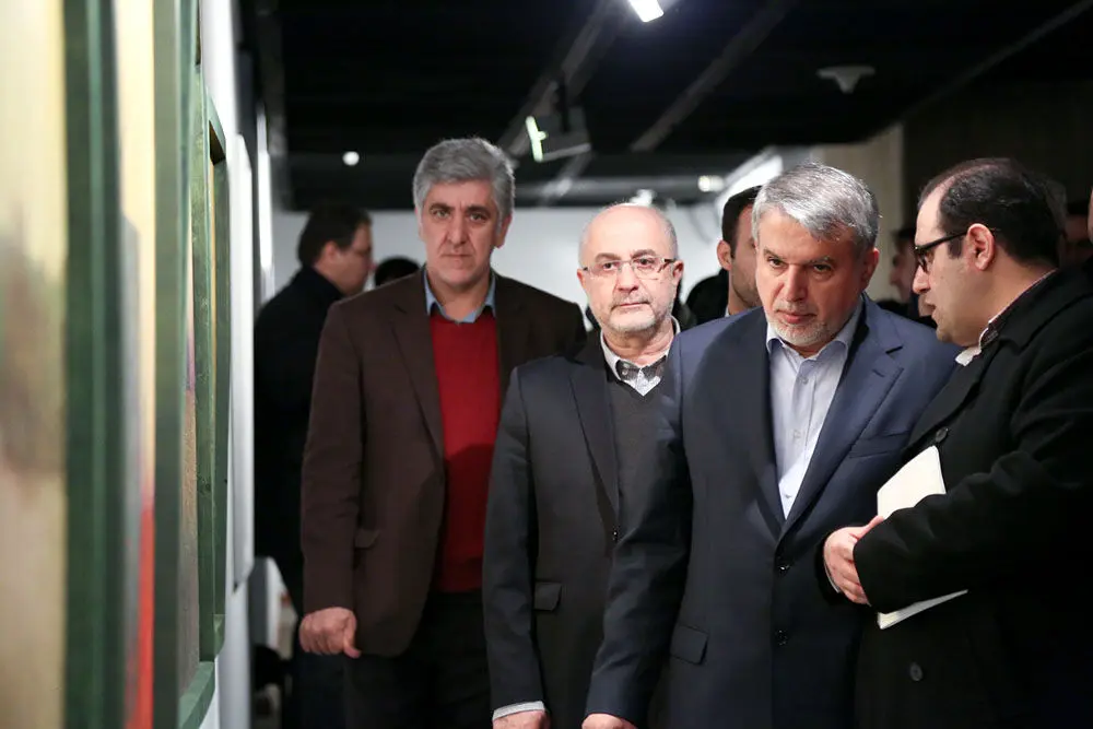 بازدید وزیر ارشاد ، وزیر راه و معاونت هنری از نمایشگاه آثار جشنواره هنرهای تجسمی فجر