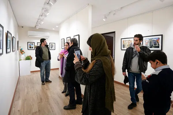 ببینید: انعکاس سبک زندگی مردم در آثار مونا طاهری