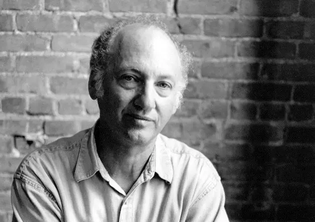 نظر متفاوت نویسنده مشهور درباره واقعی یا تخیلی بودن ادبیات