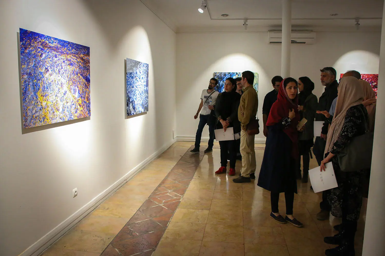 یک میهمانی هنری در خانه هنرمندان