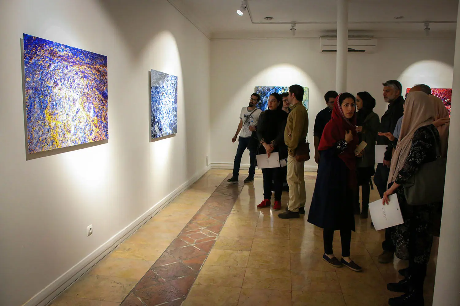 یک میهمانی هنری در خانه هنرمندان