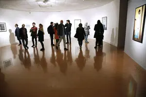 رنگ و قلم مو مثل نان گران شده است/۳۰۰ اثر برای ایران در خانه هنرمندان