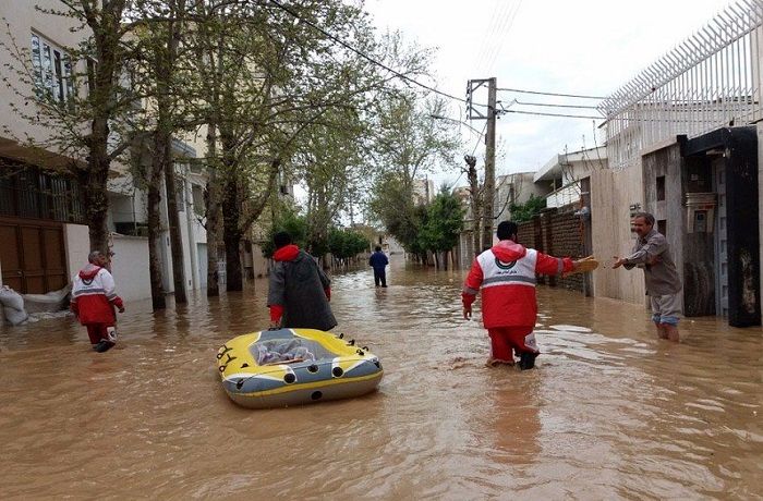 اجرای برنامه‌های شاد هنری در مناطق سیل‌زده