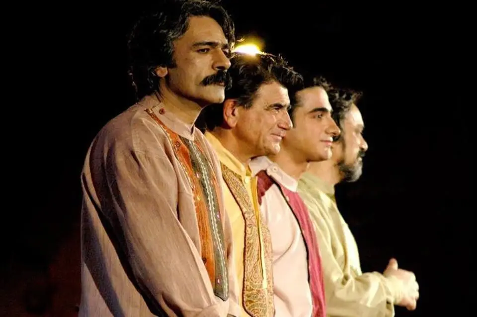 ماجرای کنسرت استاد شجریان با لباس گرمکن 