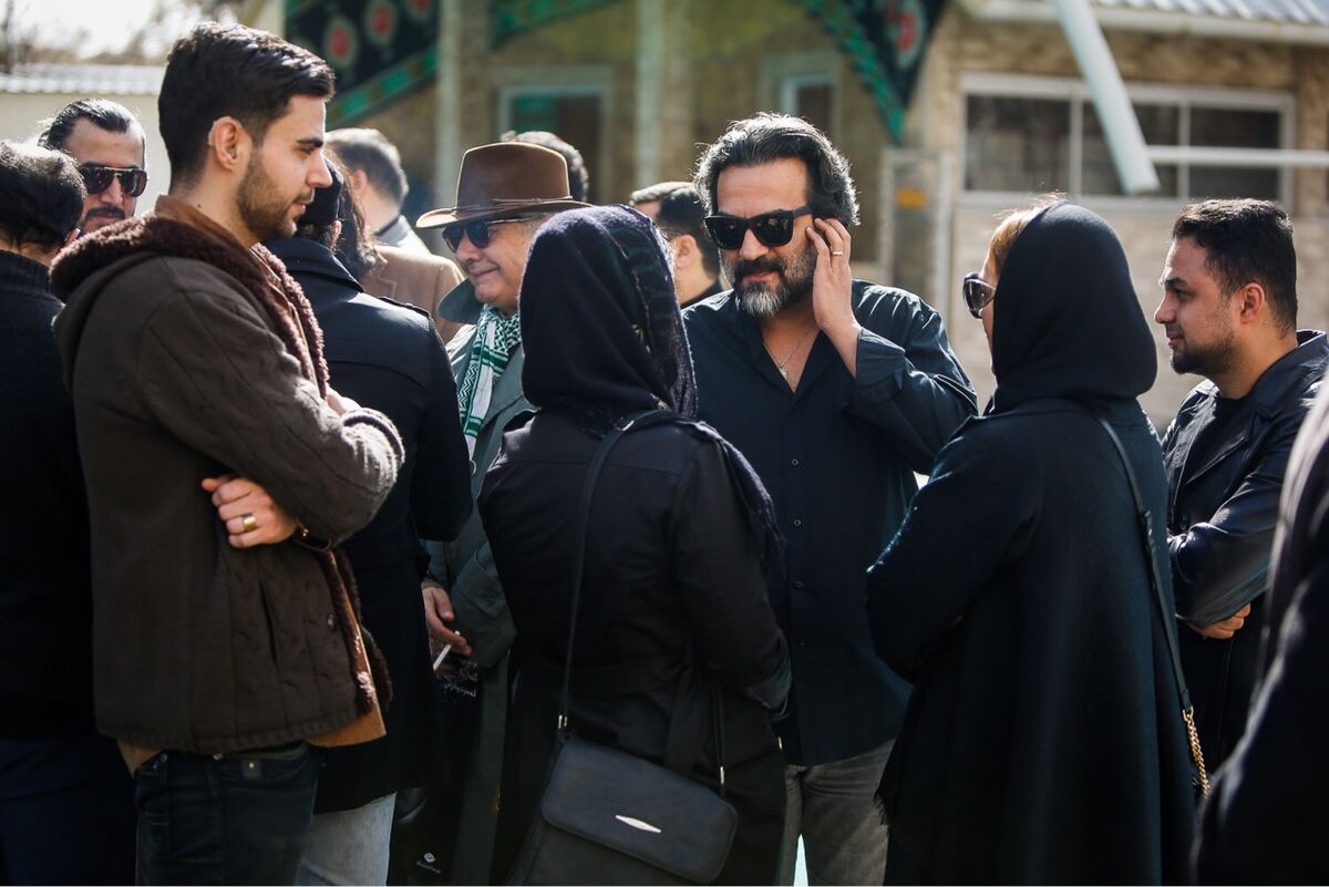 تشییع پیکر مرحوم افشین یداللهی از مقابل تالار وحدت