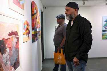 نمایش آثار الهام عظیمی، سحر شادمان و رضوان یارائی در گالری مژده